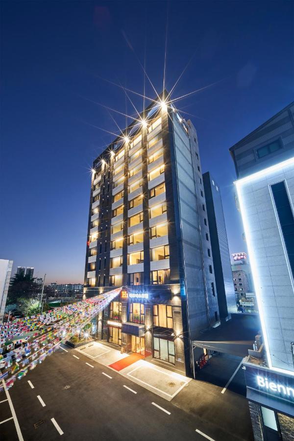 Gwangju H1 Hotel Gwangju Metropolitan City Exterior photo